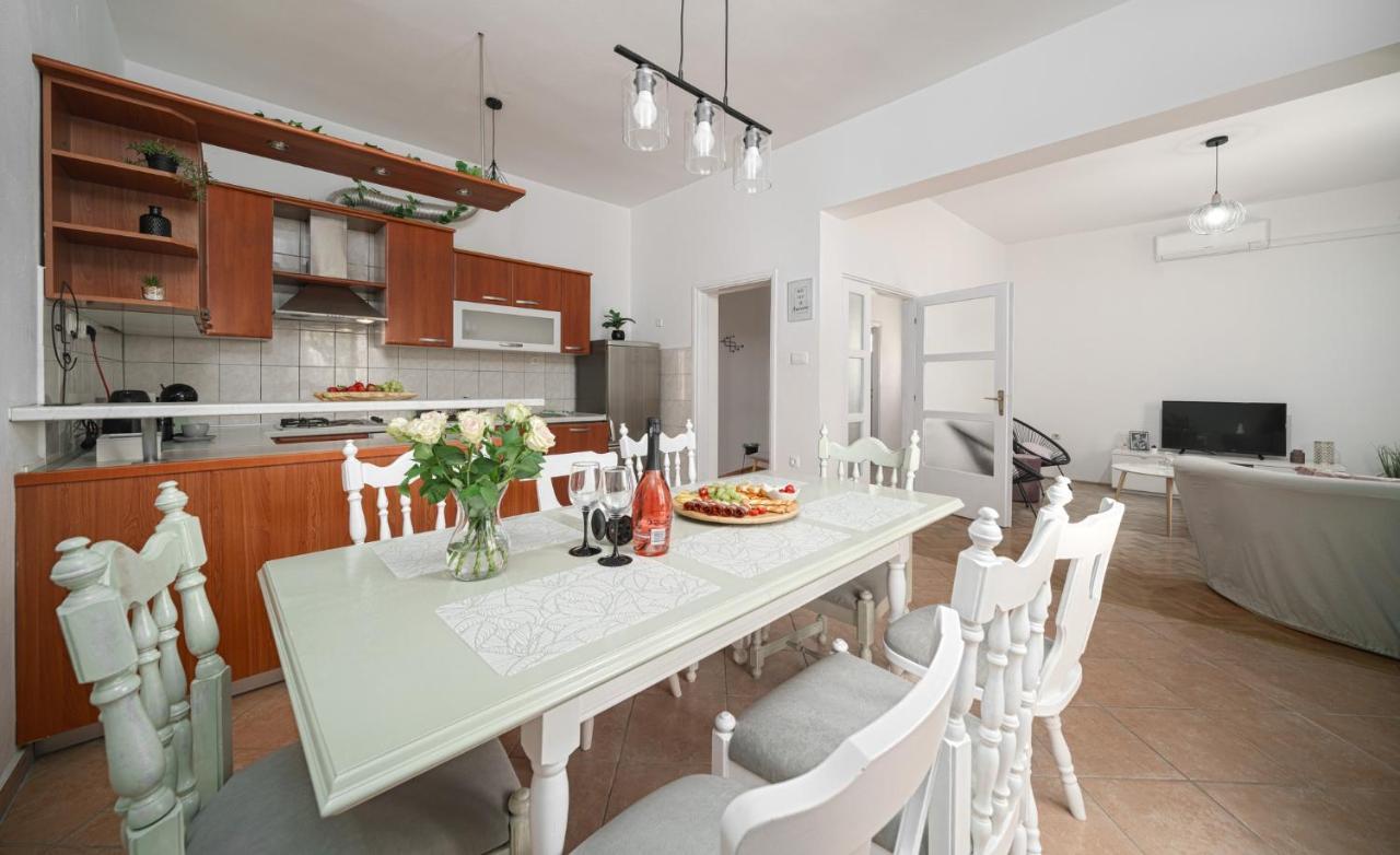 Apartman Rusula Vodice Exterior foto